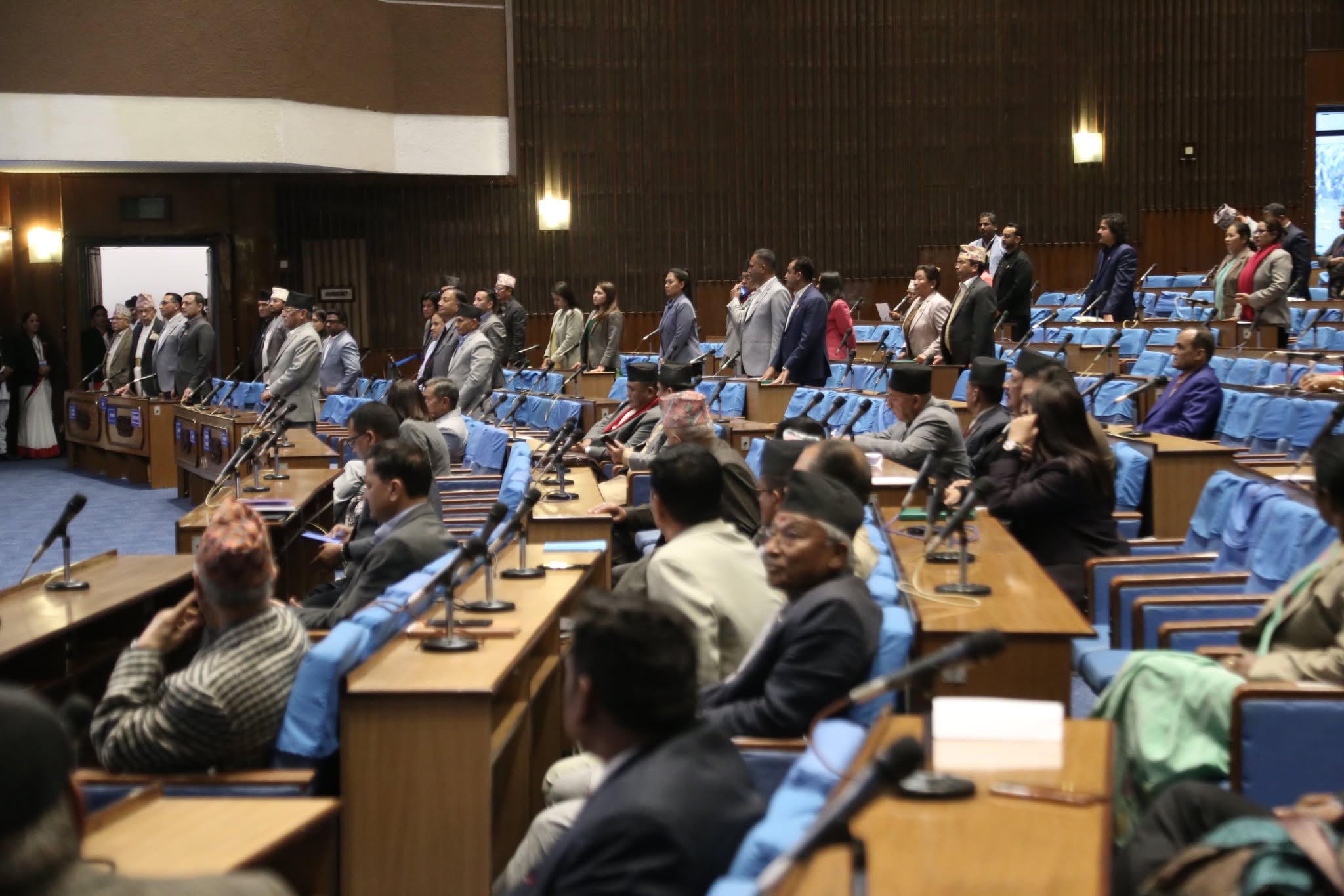 कुलमान, रंगशालामा दर्शक कुटिएको र दुई पत्रकारको विषयले तातेको संसद् बैठक